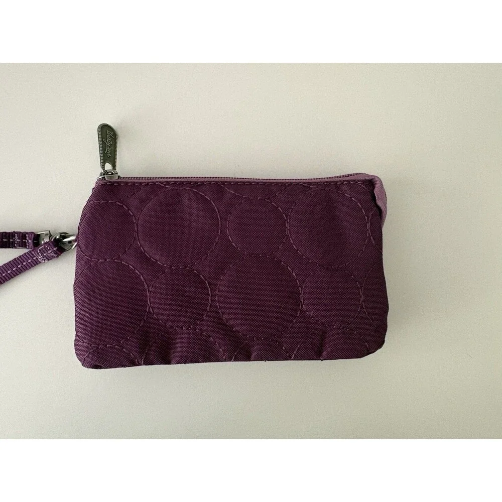 Thirty-One Quilted Very You Wristlet Wallet Plum Circles 3 Compartments Zippered